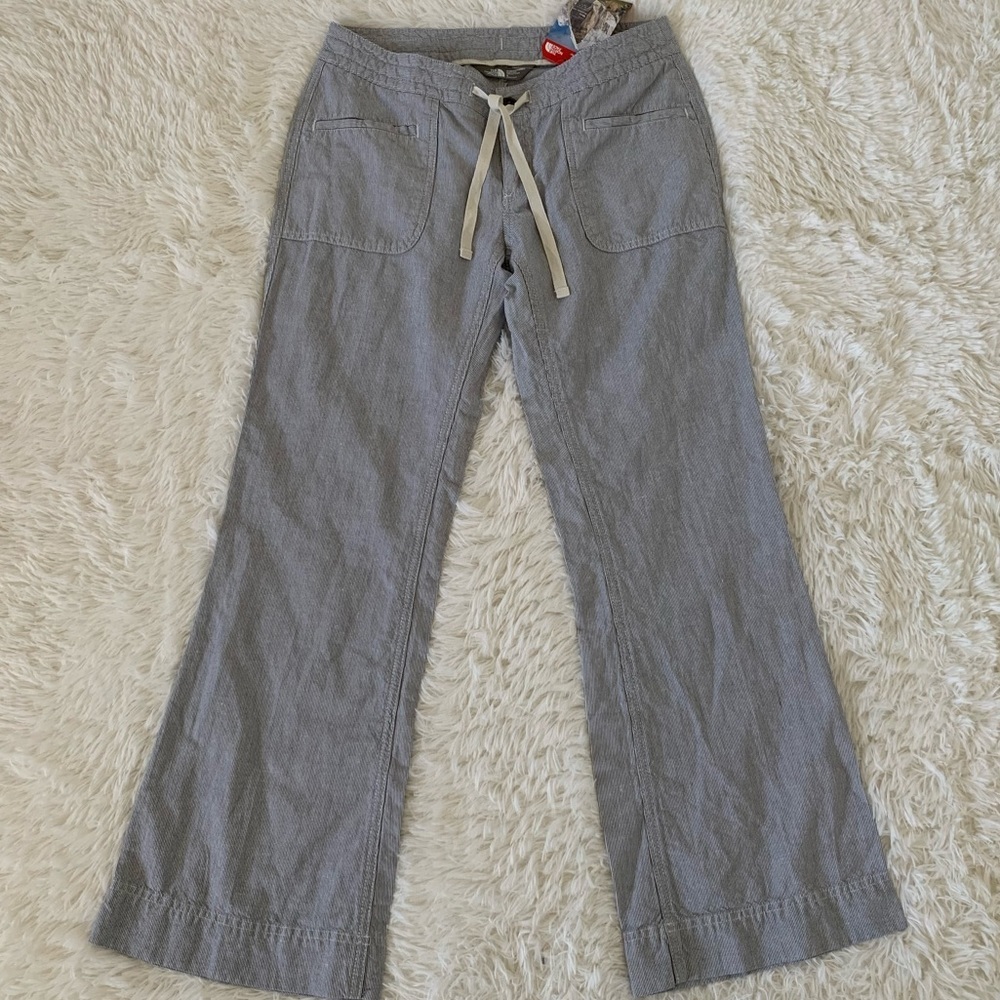 The North Face Wander Free Patriot Blue Stripe Cotton/Linen Pants, 4 Short
